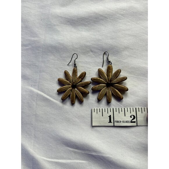 Handmade Flower Earrings – Seeds  – Dangle - Picture 2 of 3